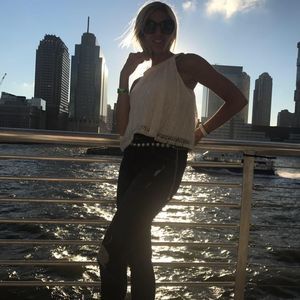 Meet your Posher, Danae